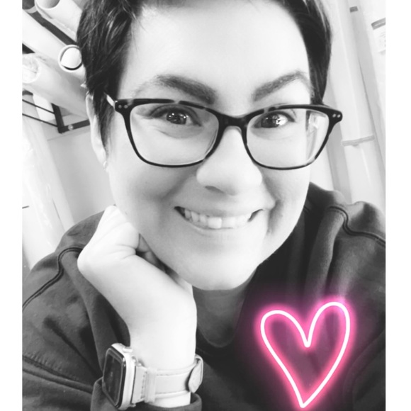 Meet your Posher, Chrystal - Picture 1 of 1